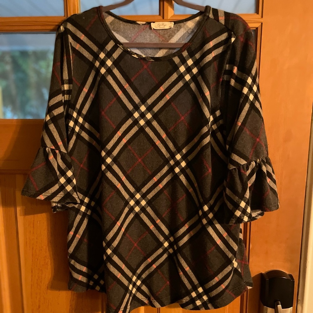 Cross Pattern Sweater with puffed detail sleeve